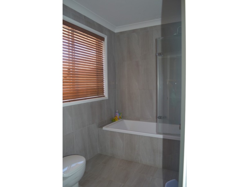 26 Moor Street, Parkes NSW 2870