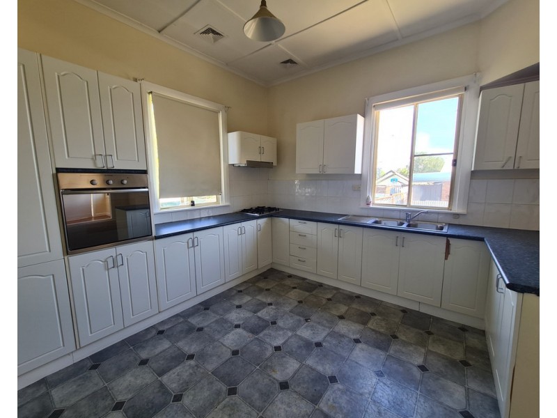 21 Jones Street, Parkes NSW 2870