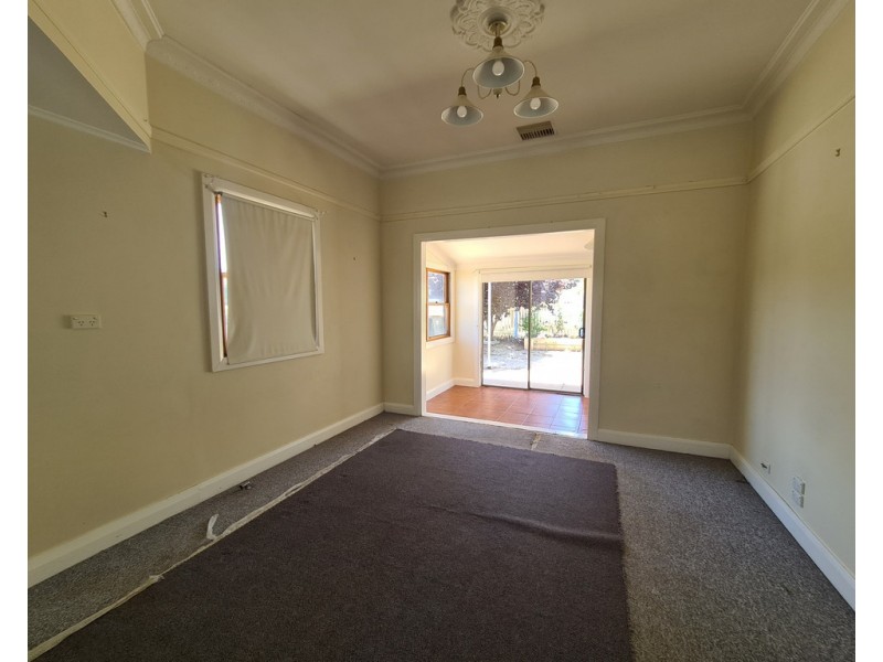 21 Jones Street, Parkes NSW 2870
