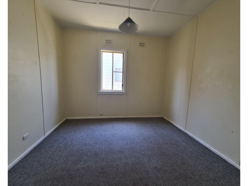 21 Jones Street, Parkes NSW 2870