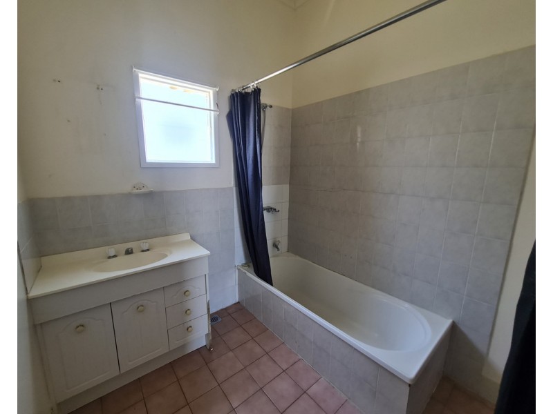 21 Jones Street, Parkes NSW 2870