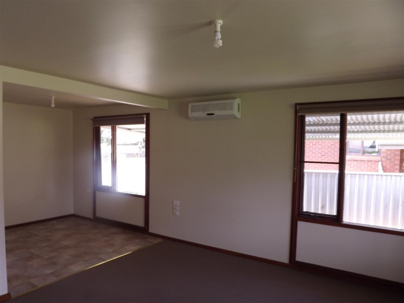 14 Callaghan Street, Parkes NSW 2870