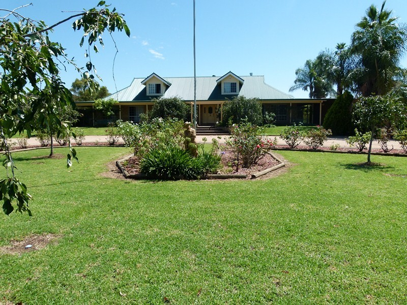 36-38 Bedgerebong Road, Forbes NSW 2871
