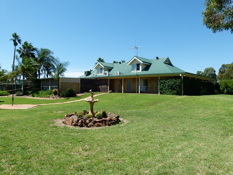 36-38 Bedgerebong Road, Forbes NSW 2871