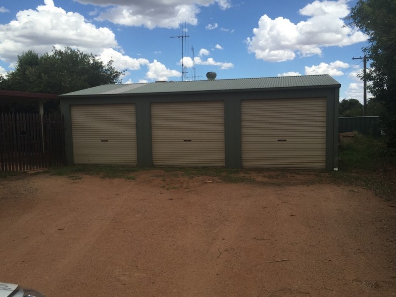 9 Orange Street, Parkes NSW 2870