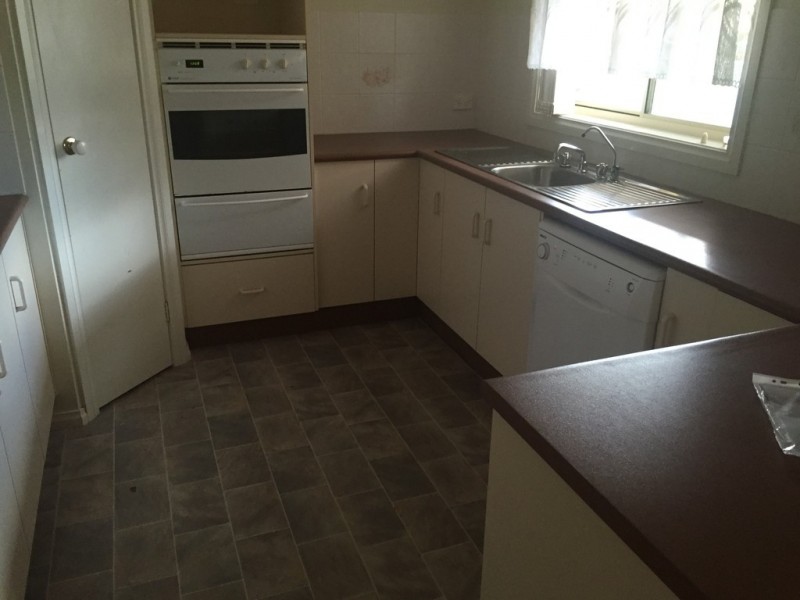 9 Orange Street, Parkes NSW 2870