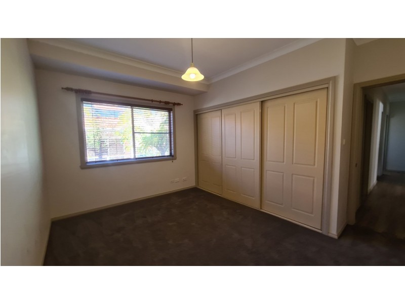 10 Glenburnie Close, Parkes NSW 2870