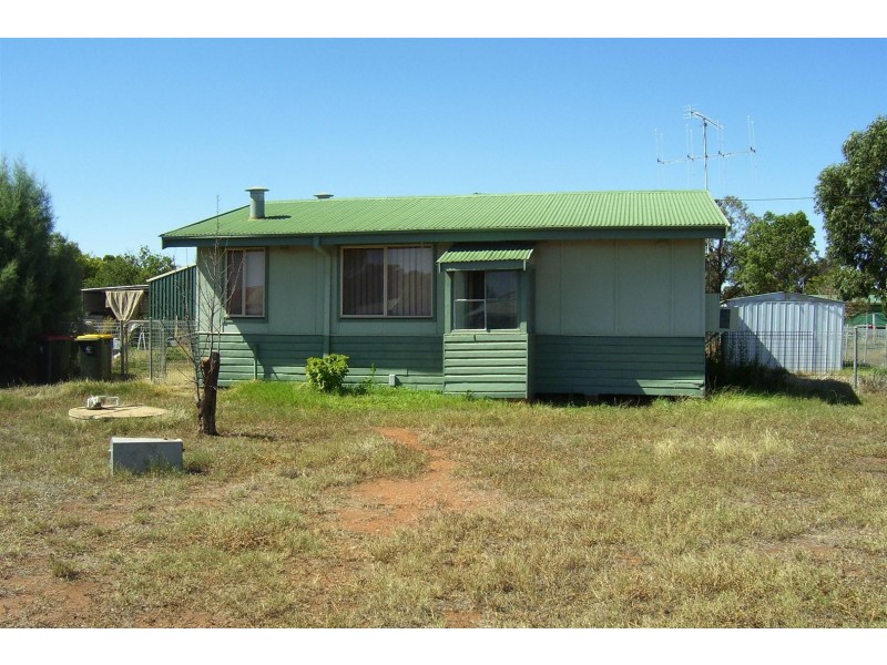 5 WEST STREET, Trundle NSW 2875