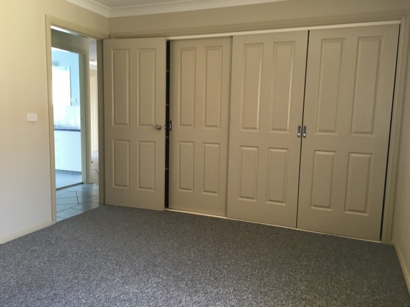 2/44 Brolgan Road, Parkes NSW 2870