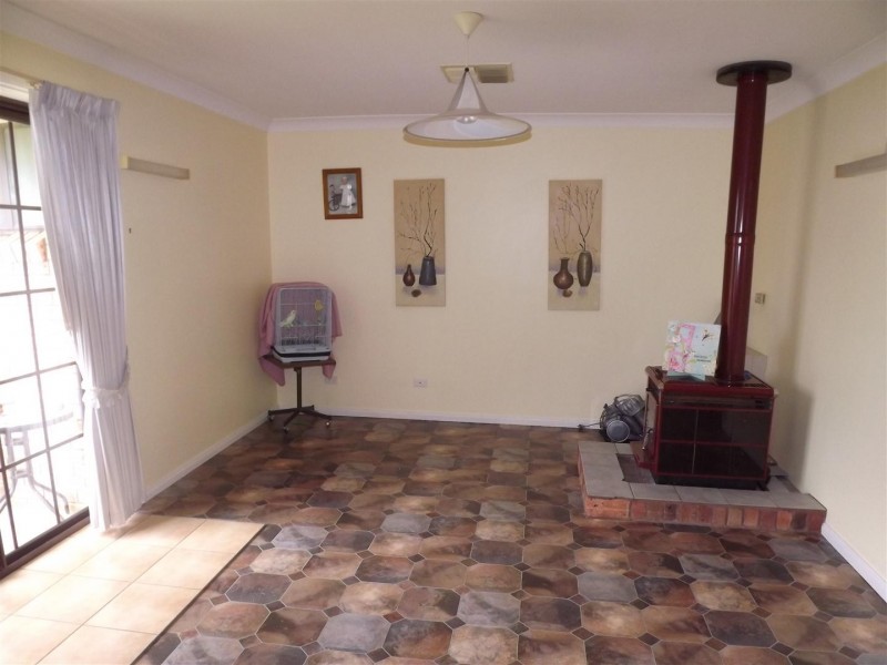 8 Monica Close, Parkes NSW 2870