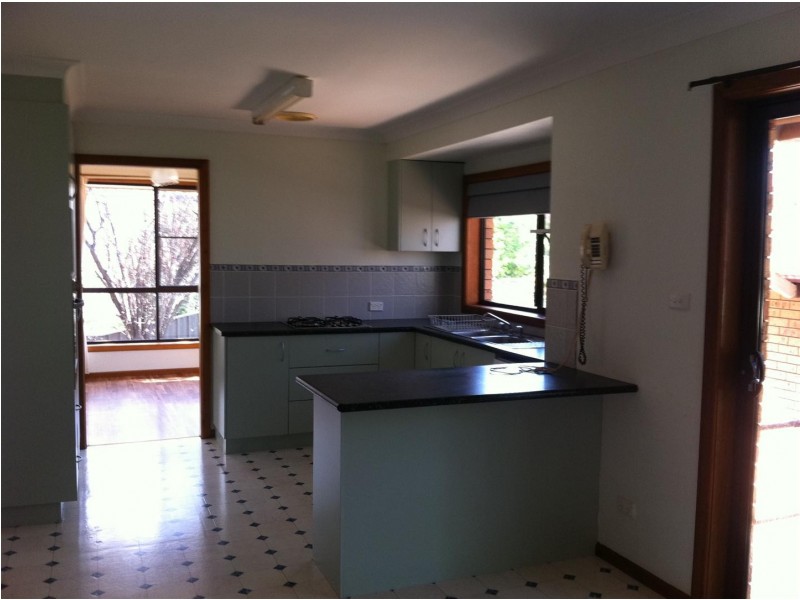 2 Lotus Place, Parkes NSW 2870
