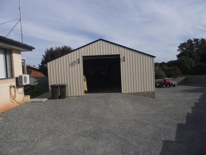 20 Glenburnie Close, Parkes NSW 2870