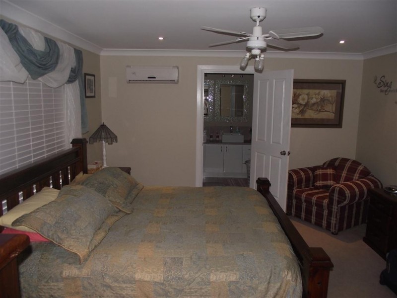 20 Glenburnie Close, Parkes NSW 2870
