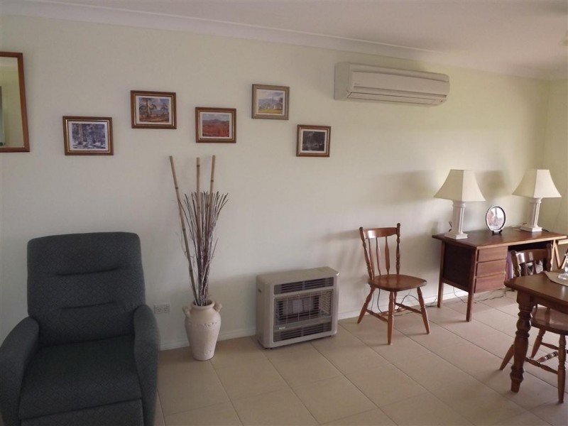16 Georgefield Drive, Parkes NSW 2870