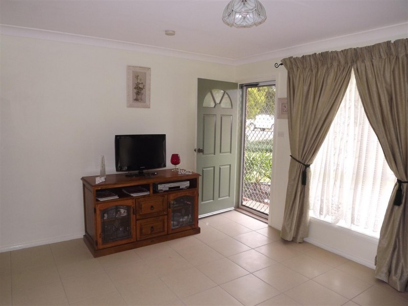 16 Georgefield Drive, Parkes NSW 2870