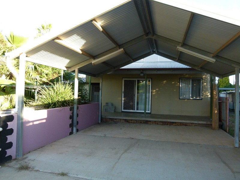 12 Renfree Street, Forbes NSW 2871