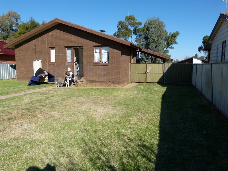 45 Cedar, Forbes NSW 2871