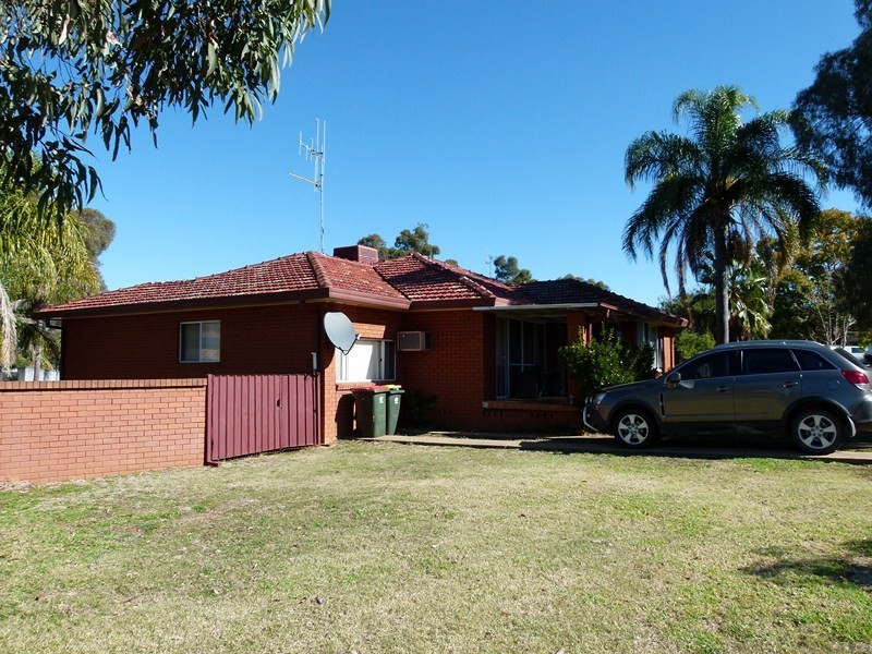 25 Chelsea, Forbes NSW 2871