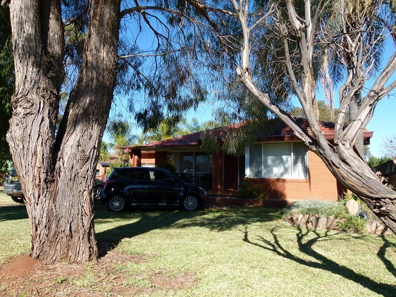 25 Chelsea, Forbes NSW 2871