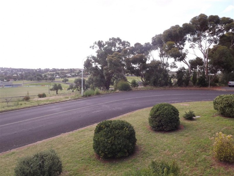 49 Barton Street, Parkes NSW 2870