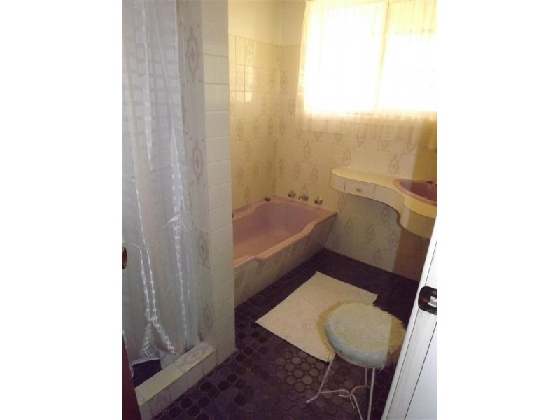 49 Barton Street, Parkes NSW 2870