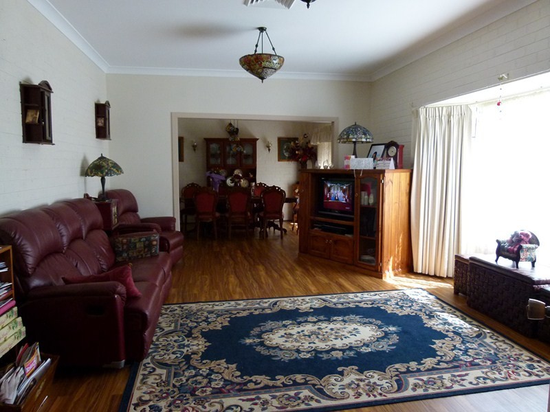 8-10 Palmer Cres., Forbes NSW 2871