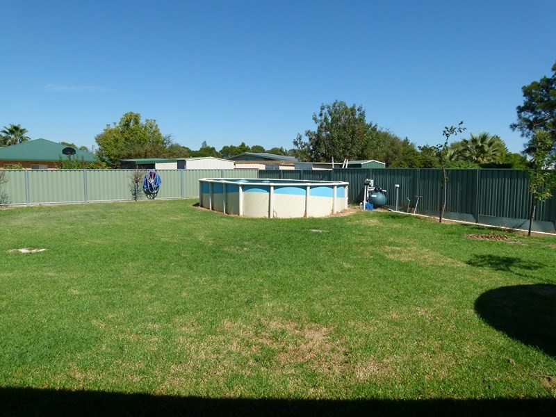 8-10 Palmer Cres., Forbes NSW 2871