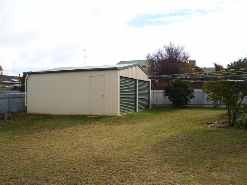 24 Pearce Street, Parkes NSW 2870