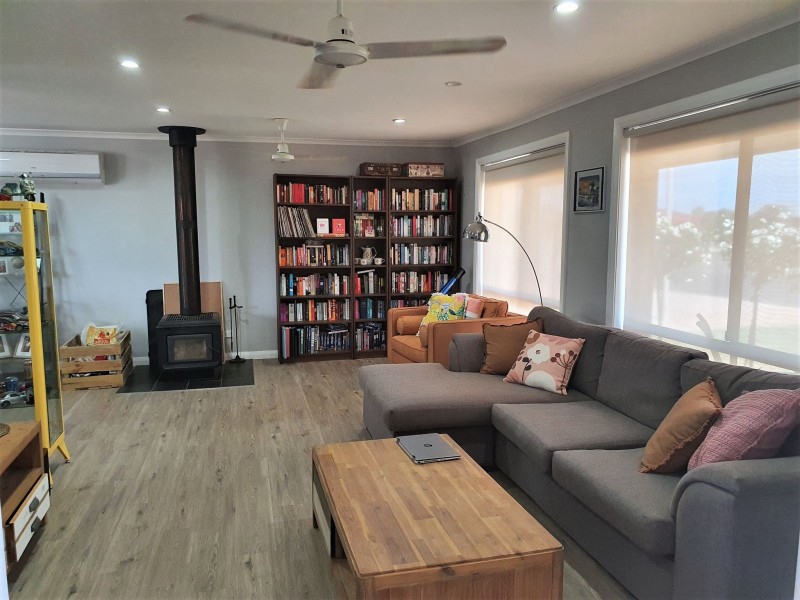 2 Friendship Place, Parkes NSW 2870