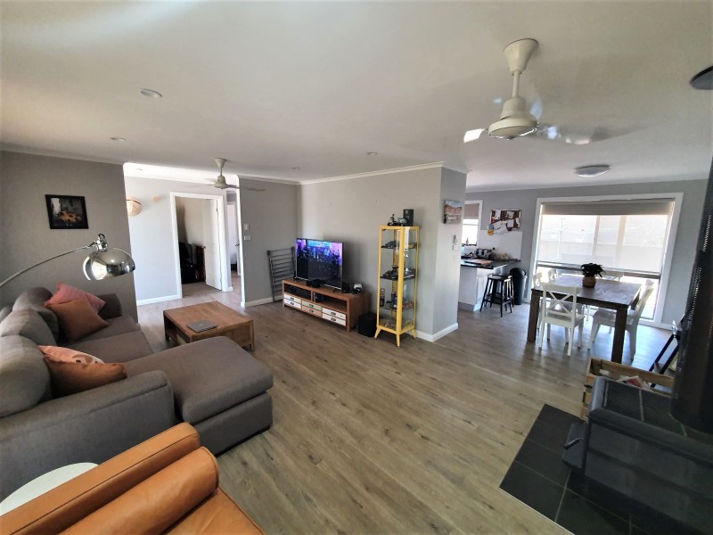 2 Friendship Place, Parkes NSW 2870
