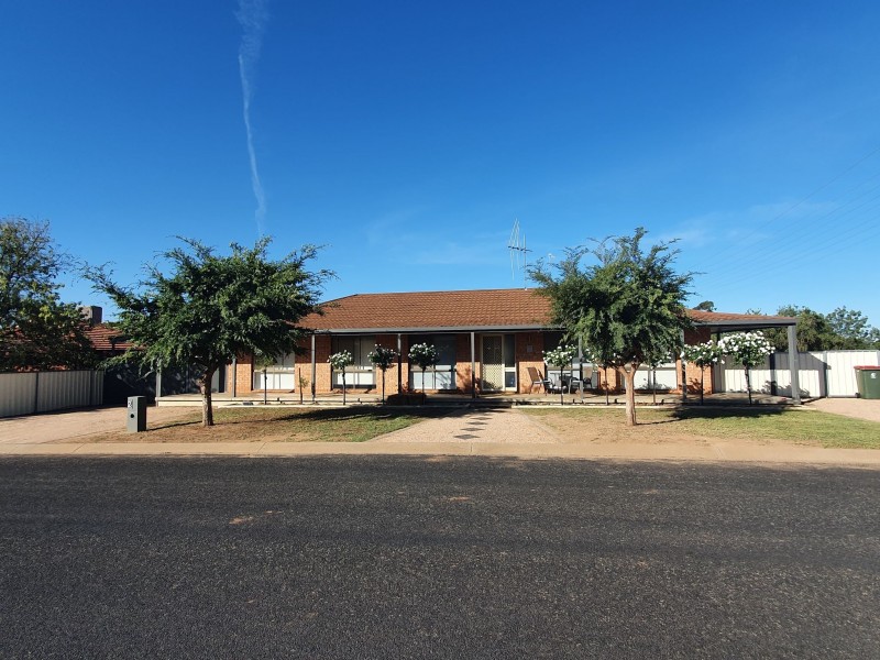 2 Friendship Place, Parkes NSW 2870