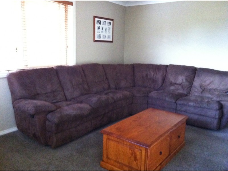 6 Endeavor Place, Parkes NSW 2870