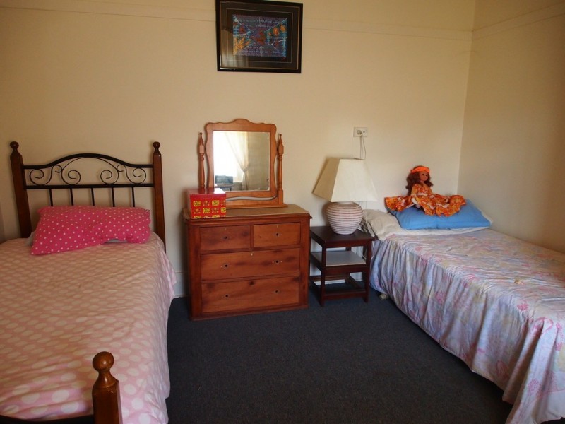 32 Nanima Street, Eugowra NSW 2806