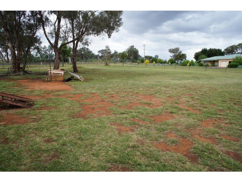 4 King Street, Yeoval NSW 2868