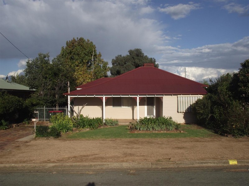 5 Pearce Street, Parkes NSW 2870