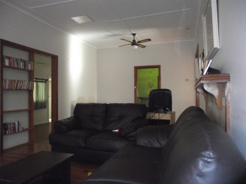 5 Pearce Street, Parkes NSW 2870