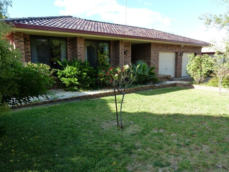 13 Wyndham Ave., Forbes NSW 2871