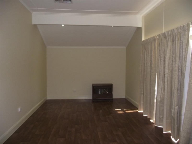 26 Gap Street, Parkes NSW 2870