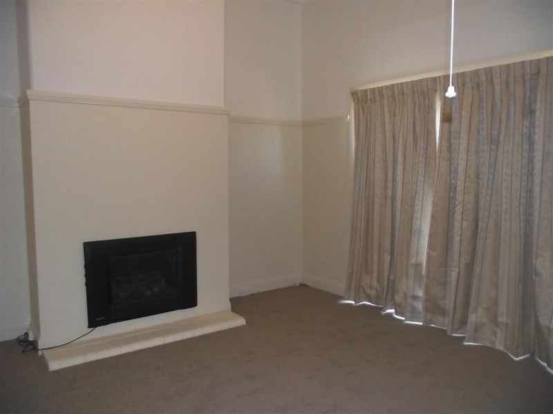 26 Gap Street, Parkes NSW 2870
