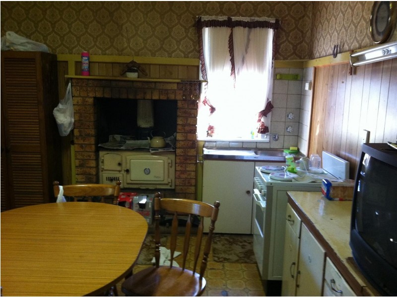 18 Caswell Street, Peak Hill NSW 2869