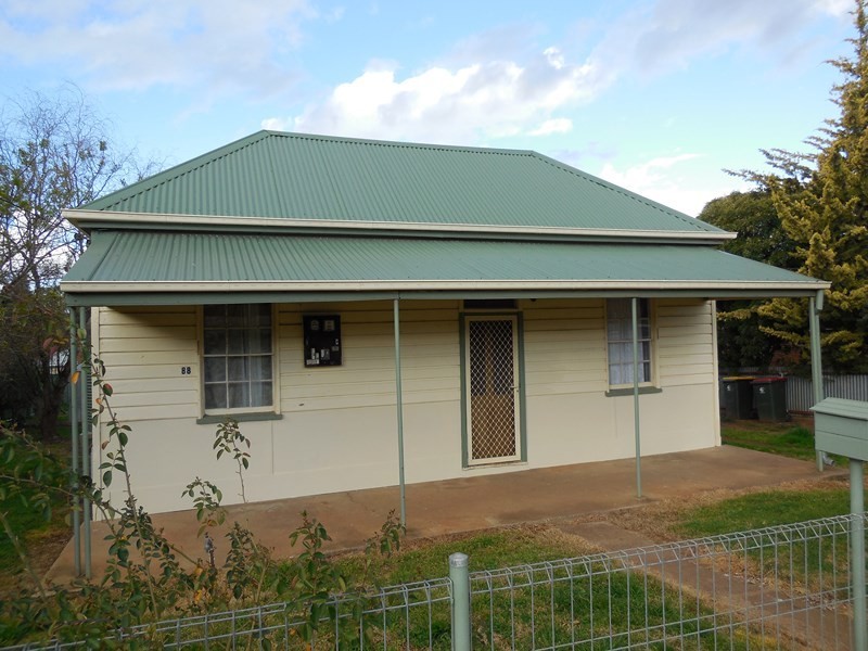 88 Flint Street, Forbes NSW 2871