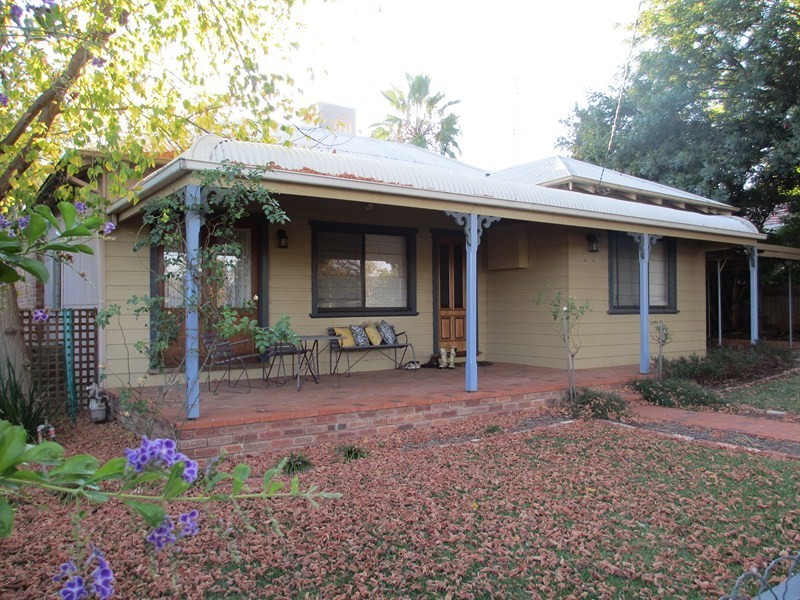 63 Church, Forbes NSW 2871