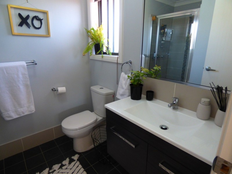 5 Mossgiel Close, Parkes NSW 2870