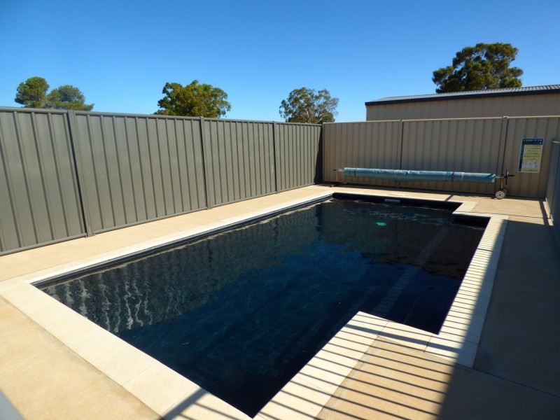 5 Mossgiel Close, Parkes NSW 2870