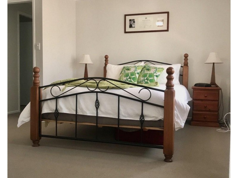 73 East Street, Parkes NSW 2870