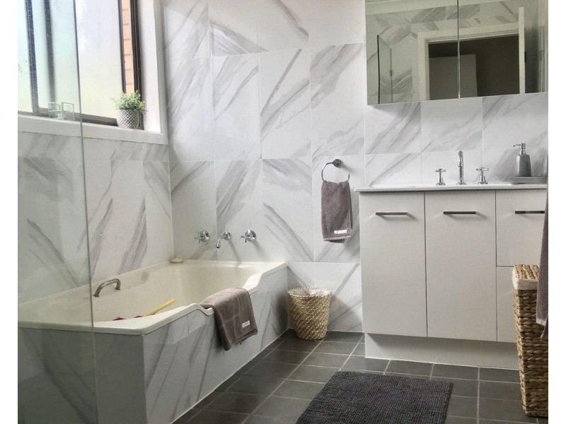 73 East Street, Parkes NSW 2870