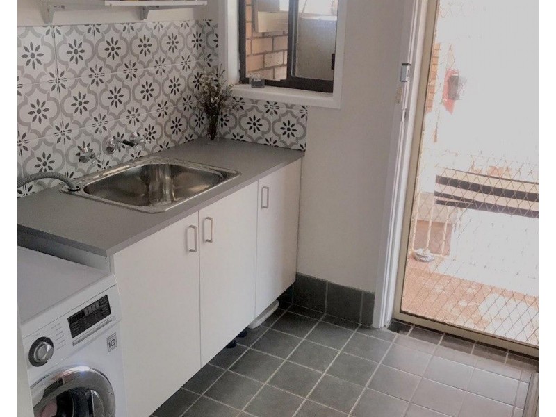 73 East Street, Parkes NSW 2870