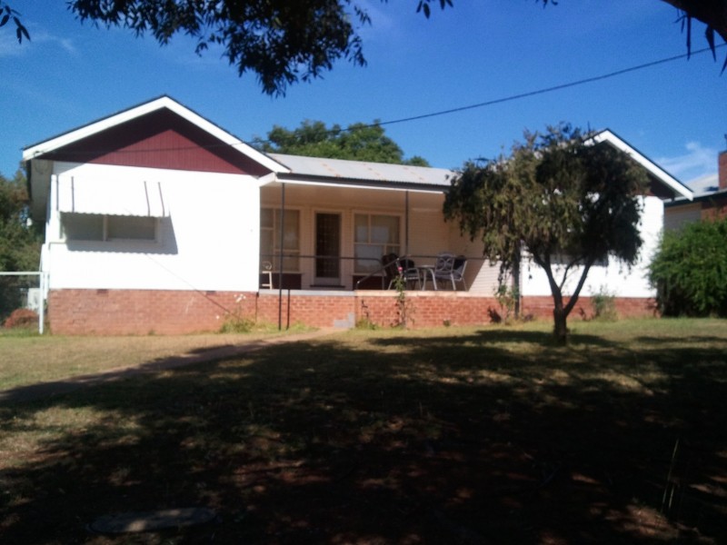 7 TURNER, Condobolin NSW 2877