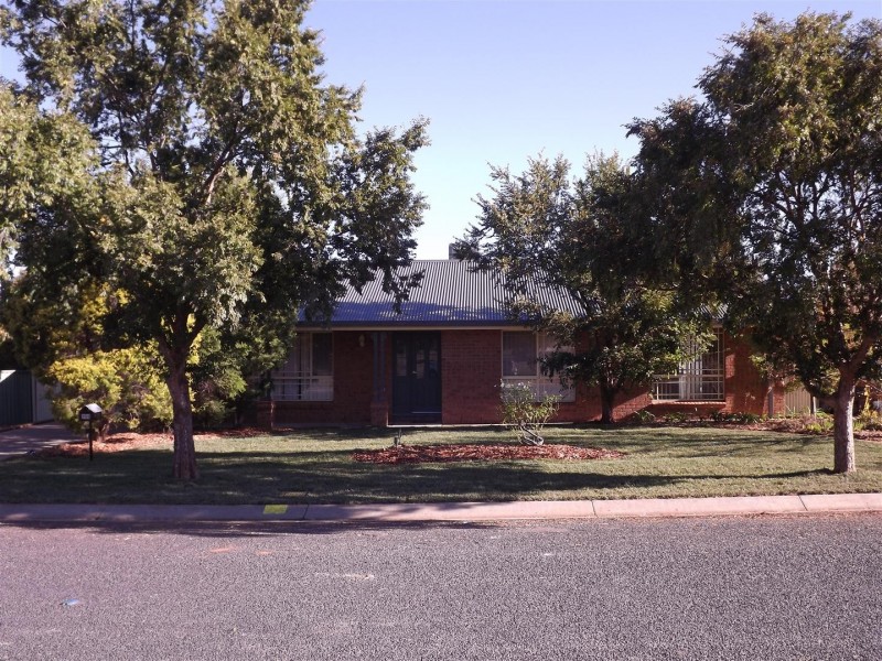 155 Condobolin Road, Parkes NSW 2870