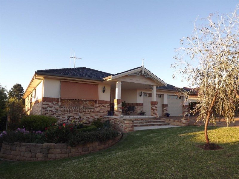 29 Glenburnie Close, Parkes NSW 2870